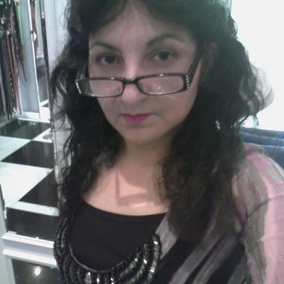 Meet your Posher, Rosa - Picture 1 of 1